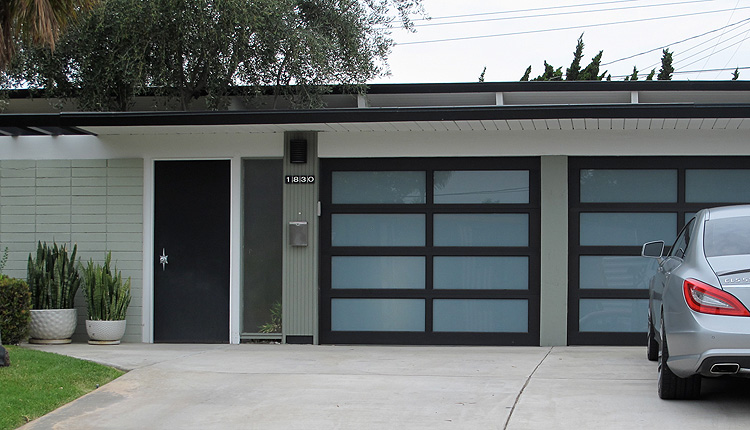 EIchler black door 750